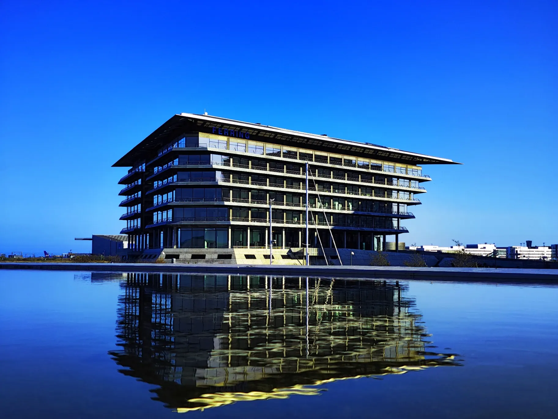 Ferring i Scanport, Kastrup — Flogo Byg-reference
